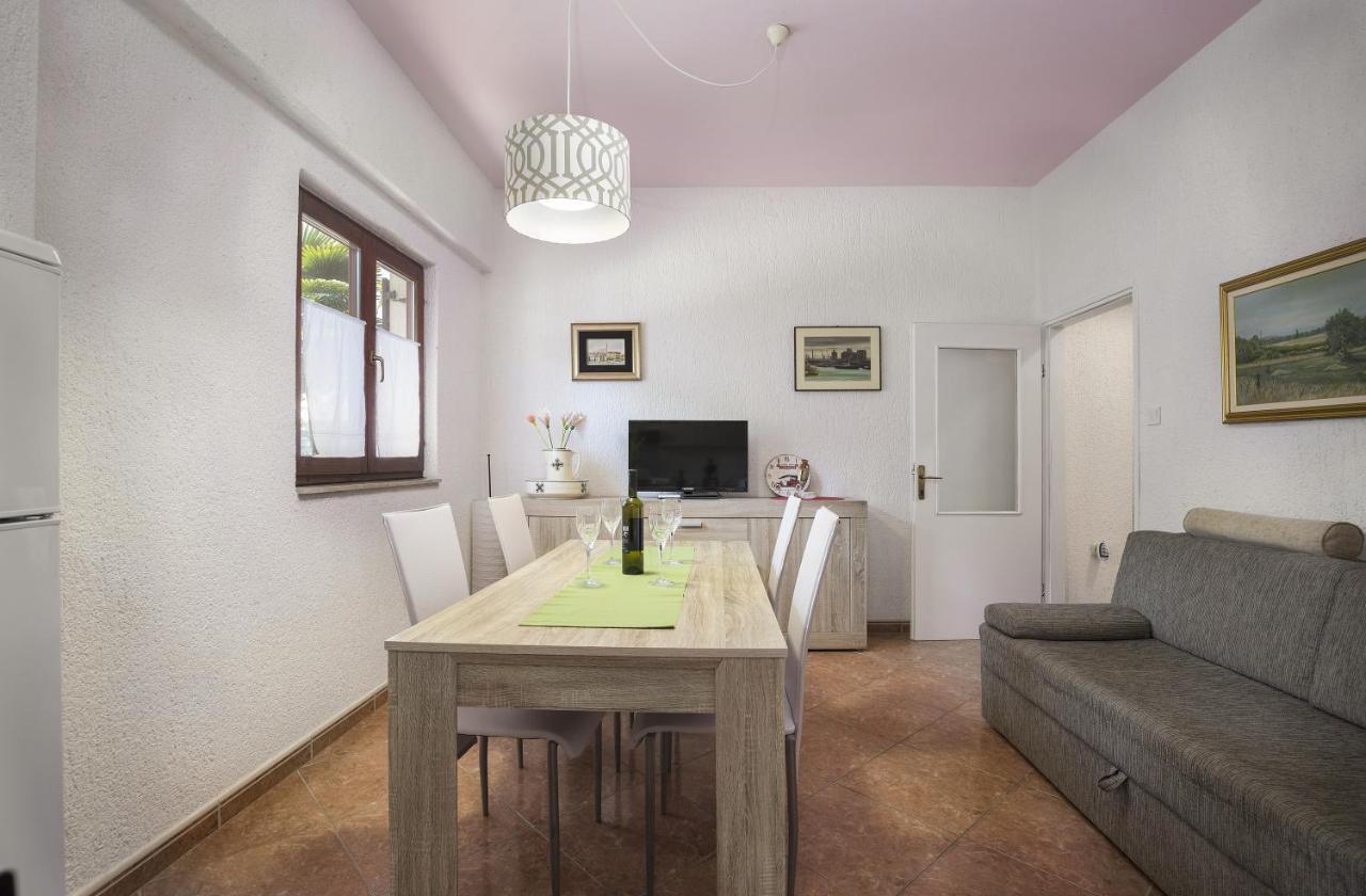 Karmelo Appartment Davorka Ровинь Экстерьер фото