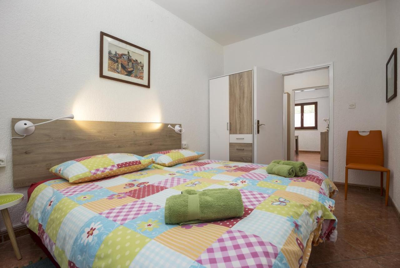 Karmelo Appartment Davorka Ровинь Экстерьер фото