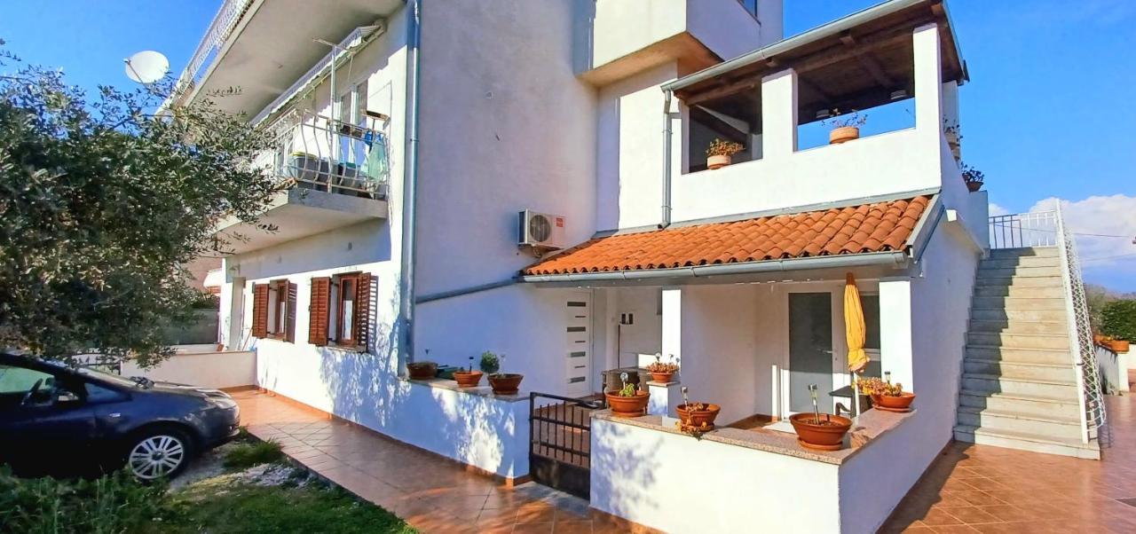 Karmelo Appartment Davorka Ровинь Экстерьер фото